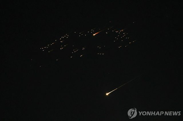 이스라엘을 향해 발사된 이란 미사일