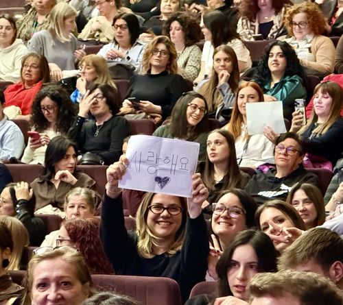 공유 마스터클래스 참석한 이탈리아 팬들