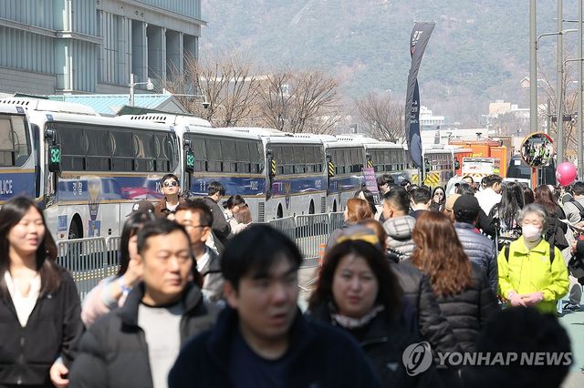 차벽 세워진 광화문광장