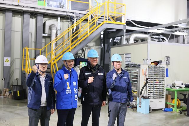 정선 IBS 예미랩 방문한 우상호(왼쪽 두 번째) 강원특별자치도지사 후보