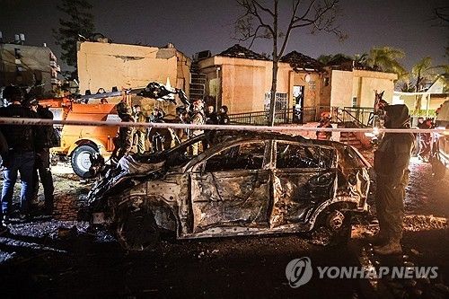 이란이 쏜 미사일이 방공망을 뚫고 떨어진 이스라엘 남부 디모나