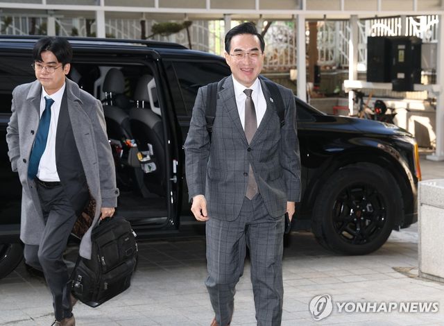 인사청문회 사무실 향하는 박홍근 장관 후보자