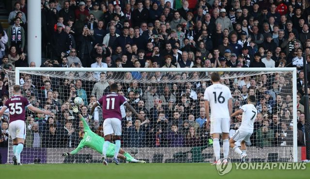 히메네스 페널티킥 성공의 순간