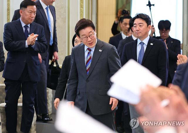 이재명 대통령, 중소기업인과의 대화 참석