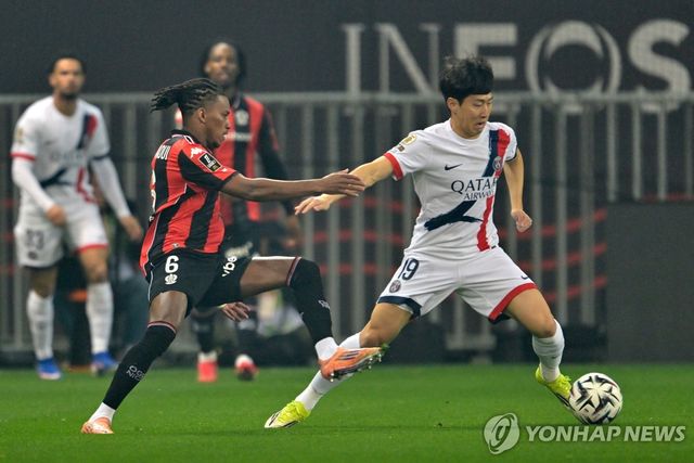 경합하는 이강인