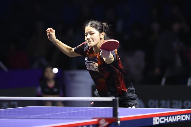 프로탁구리그 시리즈1 여자 단식에서 공격하는 이채연