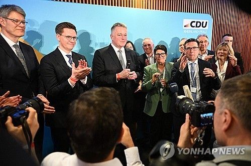 출구조사 결과 지켜보는 CDU의 라인란트팔츠주 후보 