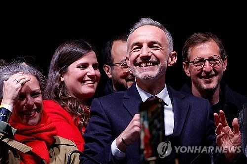 파리 시장 수성 성공한 사회당의 에마뉘엘 그레구아르 후보 