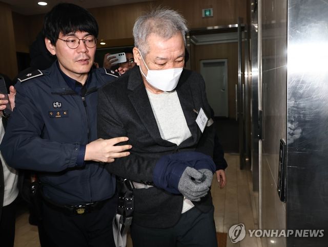 상설특검 출석하는 건진법사 전성배