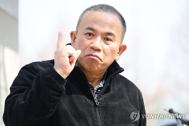 신용한 고소 기자회견 하는 명태균