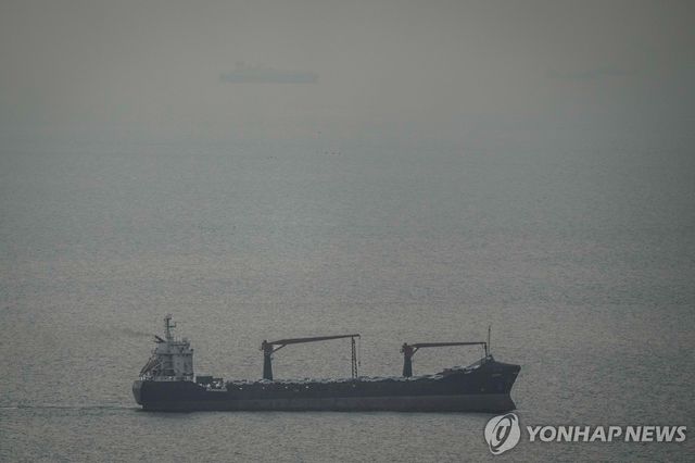 UAE 인근을 항해하는 유조선 