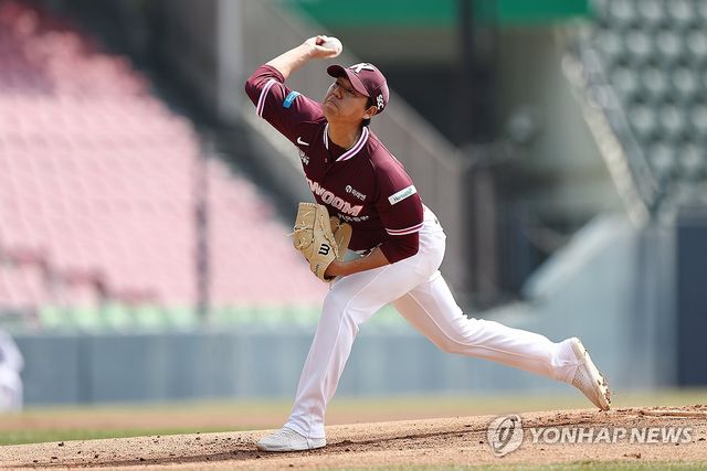 역투하는 키움 선발, 하영민