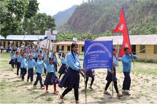 네팔에서 세계 환경의 날을 맞아 아동들이 행진을 이끌고 있다. [세이브더칠드런 제공]