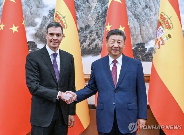 작년 4월 방중 당시 산체스 총리와 시 주석