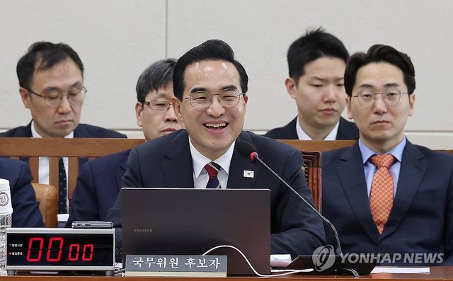 미소 짓는 박홍근 기획처 초대 장관 후보자
