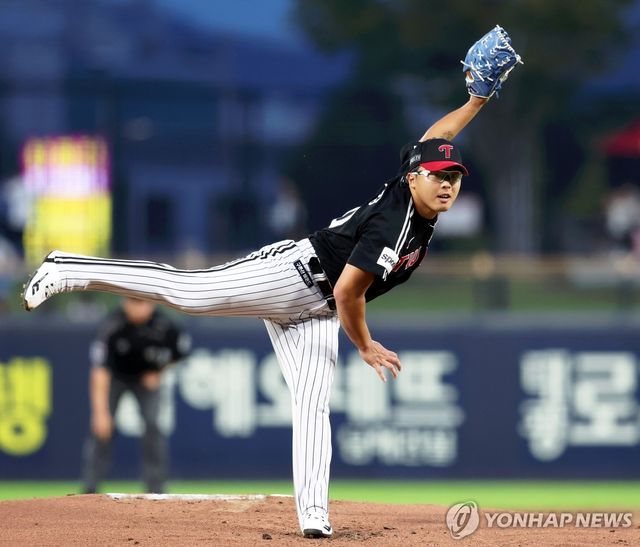 투구하는 이지강