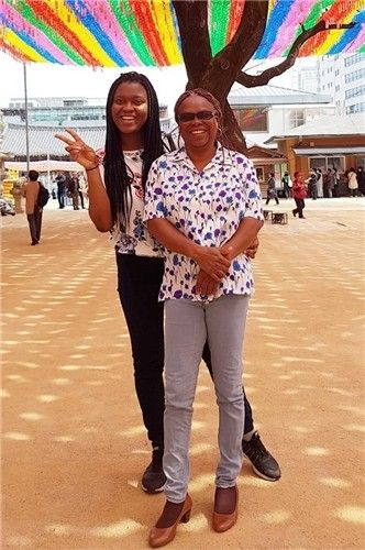 조계사에서 어머니와 함께 