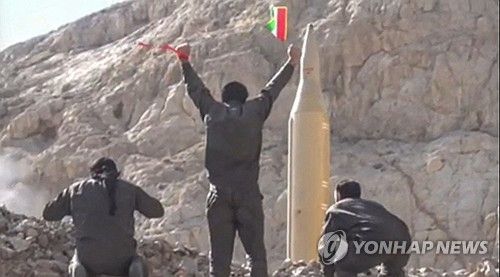 미사일 발사를 준비하는 이란 이슬람혁명수비대