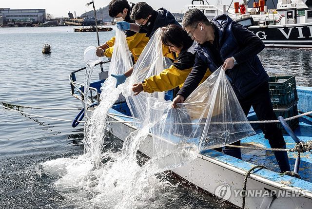 "잘 자라서 돌아오렴~~"
