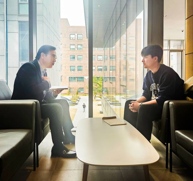 임태희 경기도교육감과 화성 병점고 출신 유하진 씨