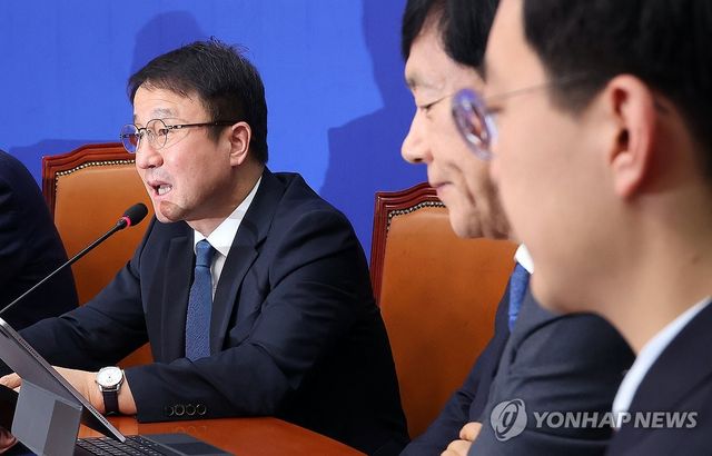 최고위원회의, 발언하는 한병도 원내대표