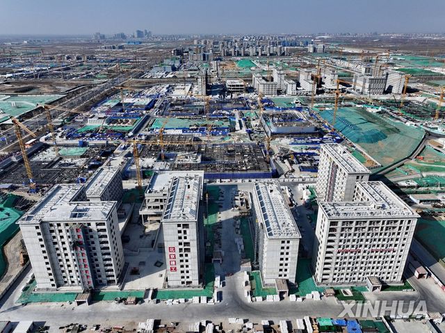 슝안신구의 대학교 건설현장