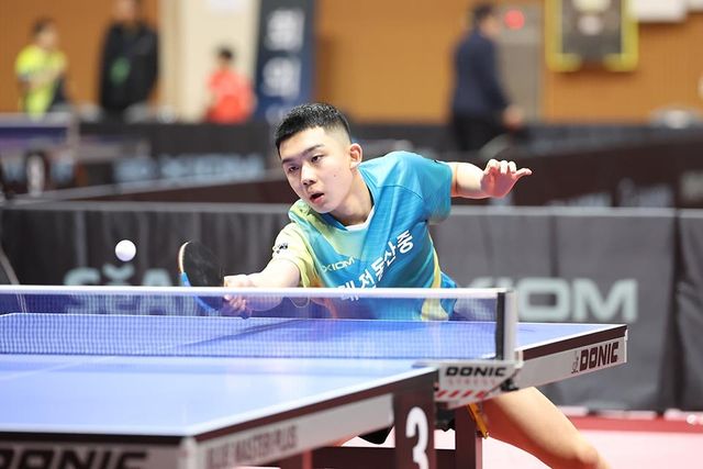 종별탁구선수권 고등부 남자 단식 우승을 차지한 이승수