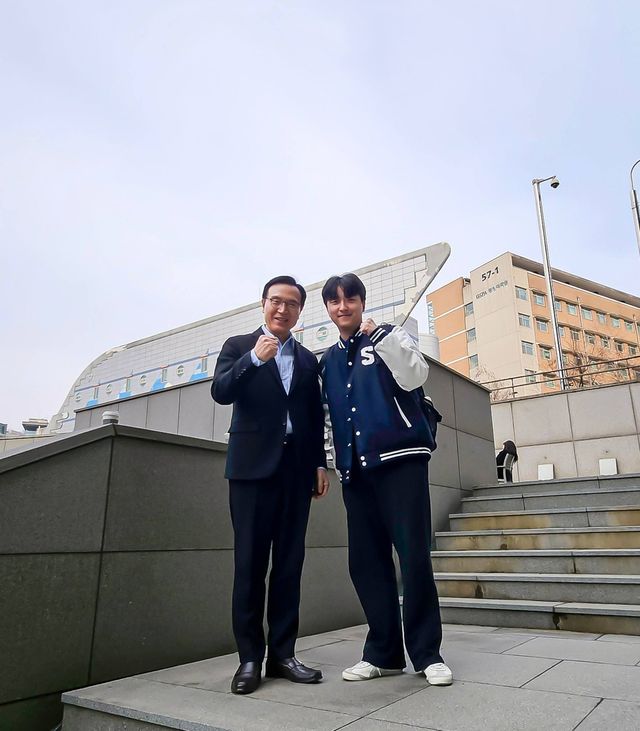 임태희 경기도교육감과 화성 병점고 출신 유하진 씨