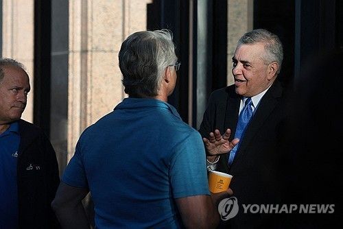데이비드 리베라 전 의원(오른쪽) 