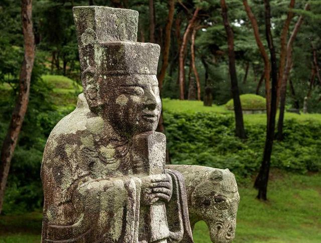 남양주 사릉의 문석인