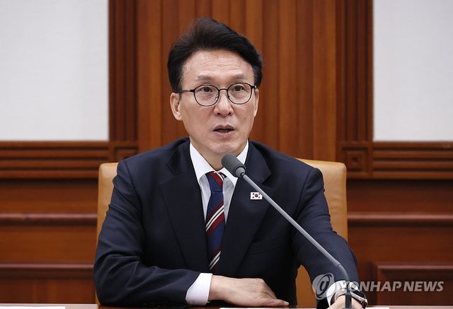 발언하는 김민석 총리