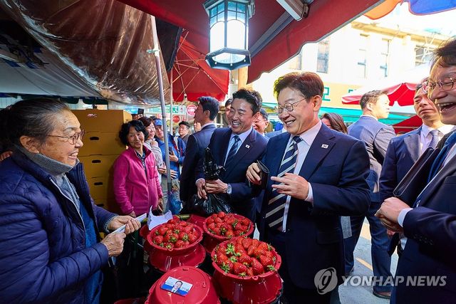 이재명 대통령, 진주중앙시장 방문