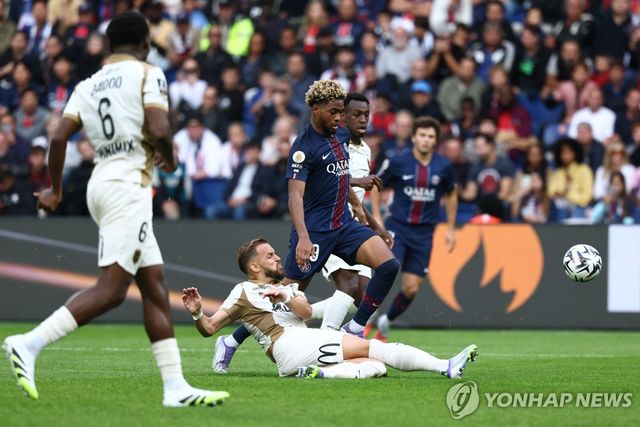 PSG와 랑스의 경기 모습.