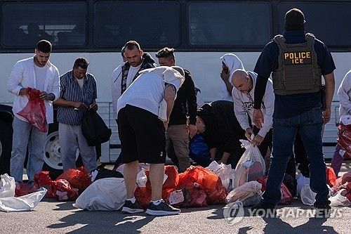 타국적 추방 이민자들