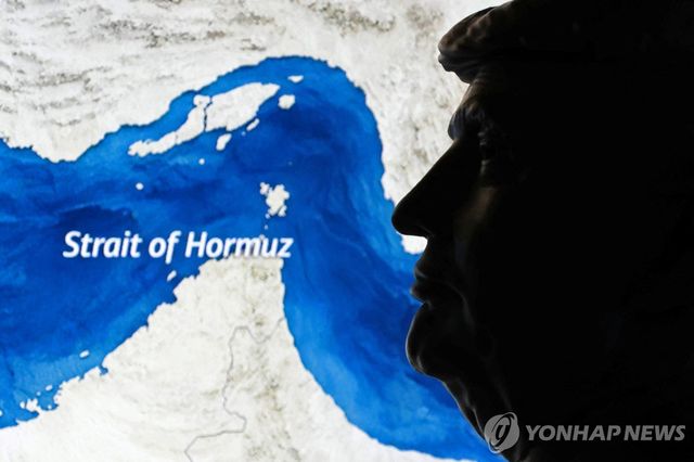 호르무즈 해협과 트럼프 대통령 일러스트레이션