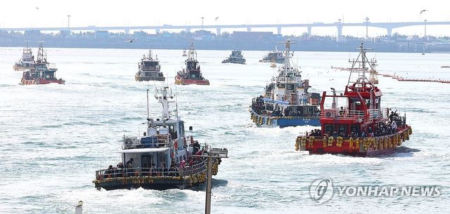 인천서 출항하는 어선들