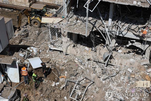 이스라엘 텔아비브를 가격한 이란 미사일