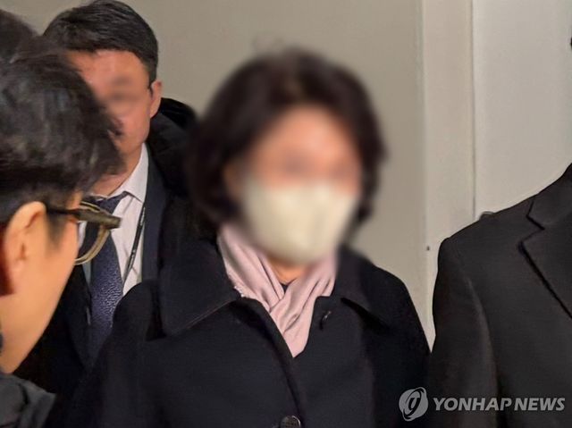 경찰 조사 마친 정원주 씨