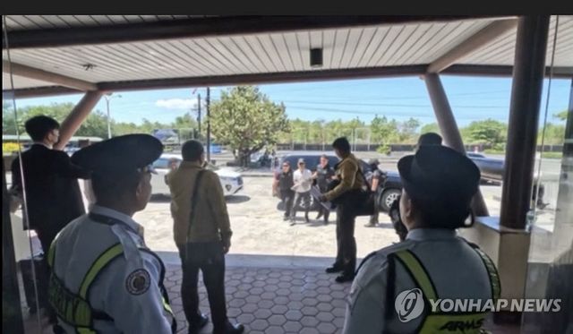 필리핀 공항 도착한 마약왕 박왕열