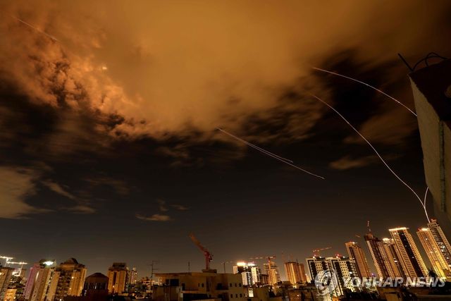 이란 전쟁의 미사일 발사 현장 