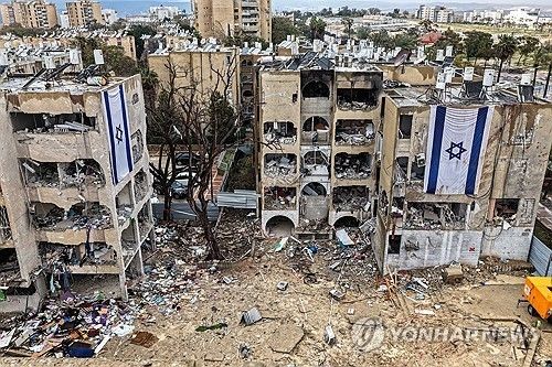 이란 미사일 공격 받은 이스라엘 남부 아라드 주거지역 모습
