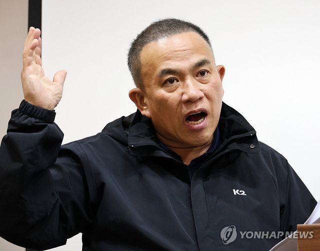 신용한 비판 기자회견 하는 명태균