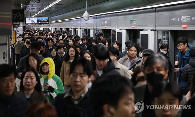 기름값 급등에 지하철 이용객 증가