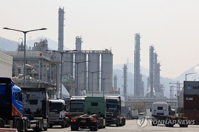 중동사태 영향 받는 여수 석유화학단지