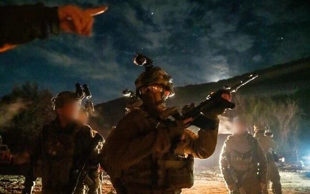 레바논 남부에서 작전중인 이스라엘 제162사단 병력