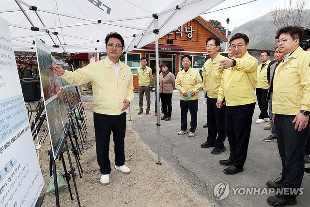 윤호중 장관, 하천 불법시설 정비 실태 점검