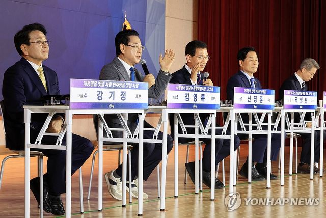 토론회 갖는 전남광주특별시장 경선 후보