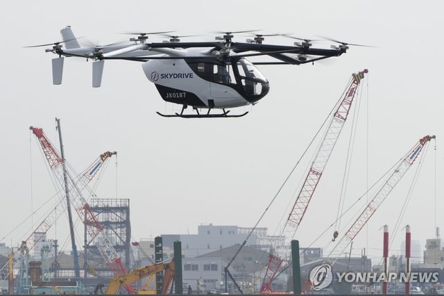 일본 도쿄 비행하는 수직이착륙기