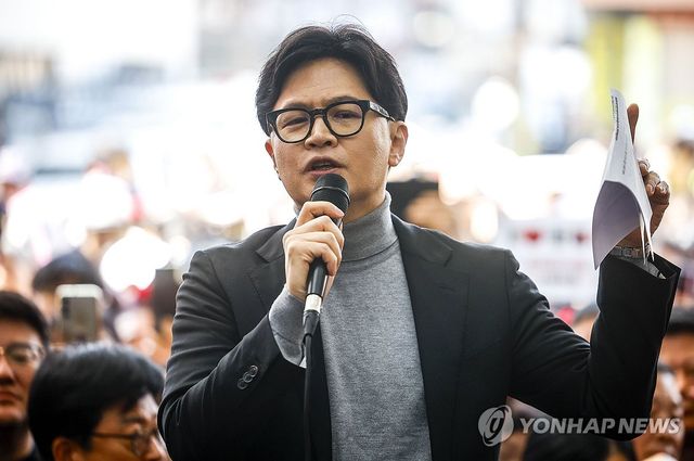 발언하는 한동훈 전 대표