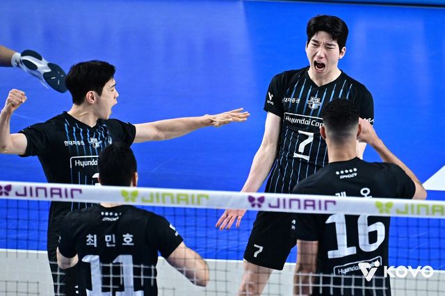 27일 경기 도중 포효하는 현대캐피탈 허수봉